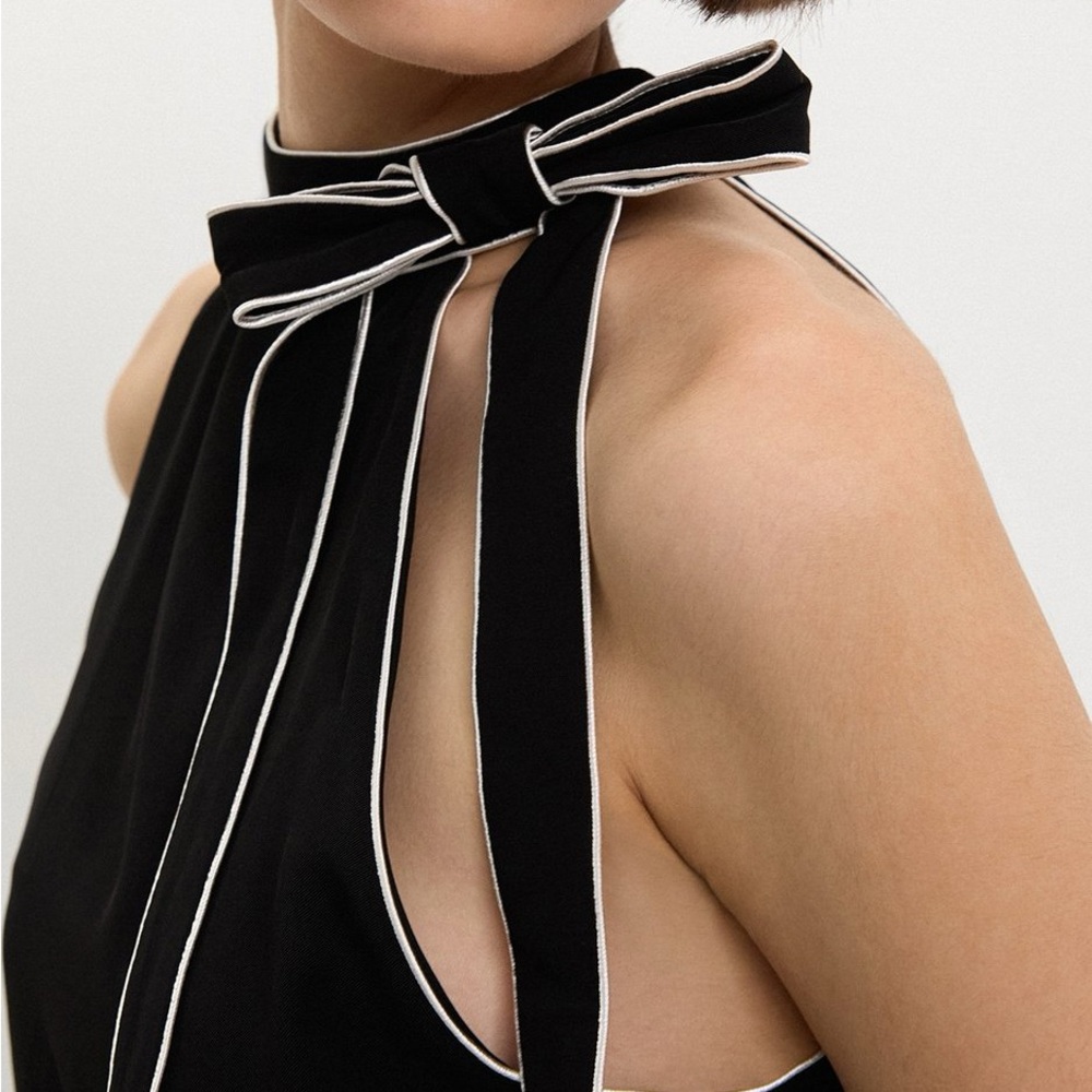 H&M Black Halter Neck Tie-Shoulder Blouse with White Piping - Picture 2 of 6